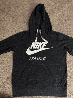 Nike lightweight hoodie 🔥Size Large